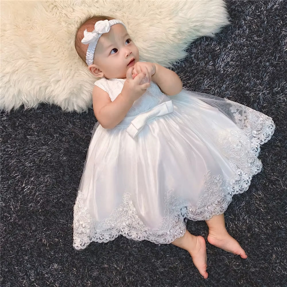 Elegant White Lace Baby Girl Dress with Bow – Infant Christening & Birthday Outfit