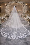 White Lace Wedding Veil – Elegant Bride Accessory for Special Day. This veil includes a stunning hairpiece that beautifully completes the brides overall look