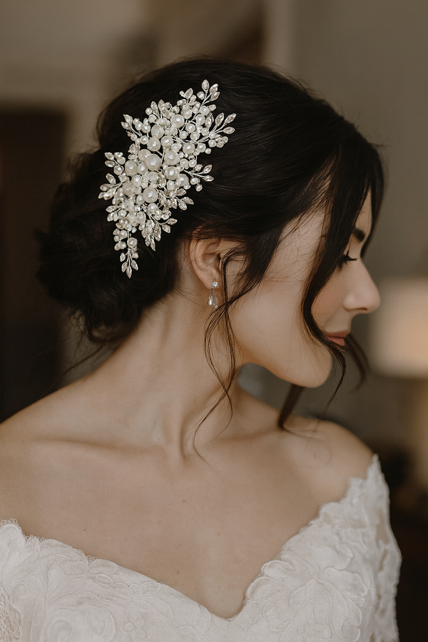 Elegant Bridal Pearl and Crystal Hair Comb – Handmade Wedding Hairpiece for Brides