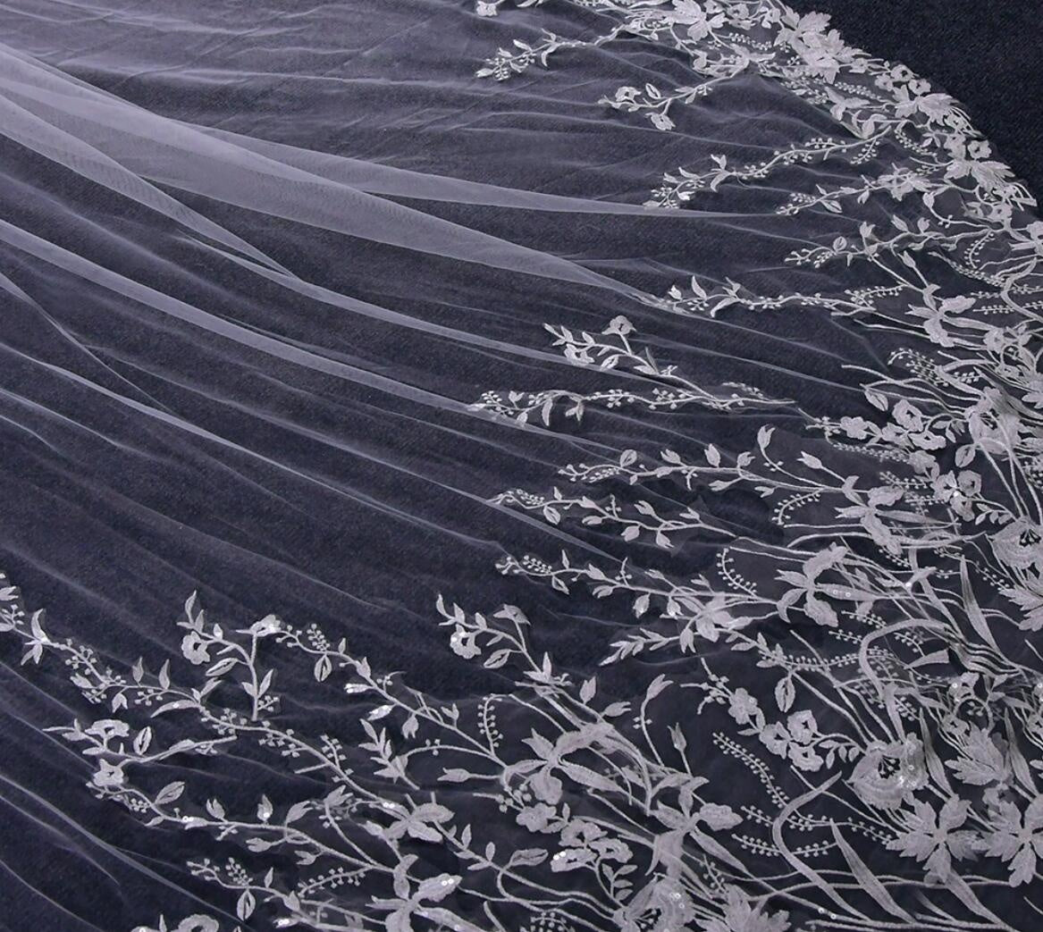 Elegant Cathedral Length Bridal Veil with Floral Lace Trim – Long Wedding Veil for Modern Brides