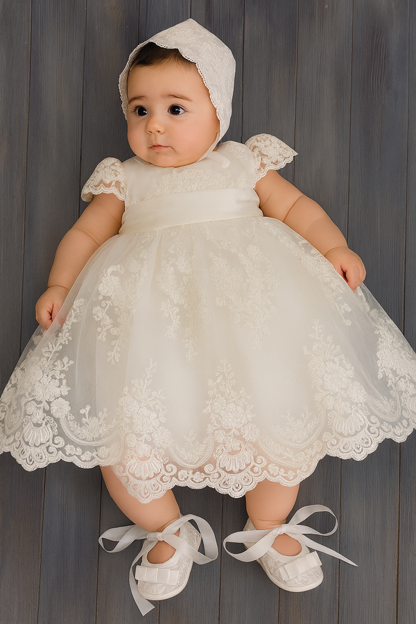 Elegant White Baby Girl Christening Dress – Lace Embroidered Baptism Gown with Bonnet